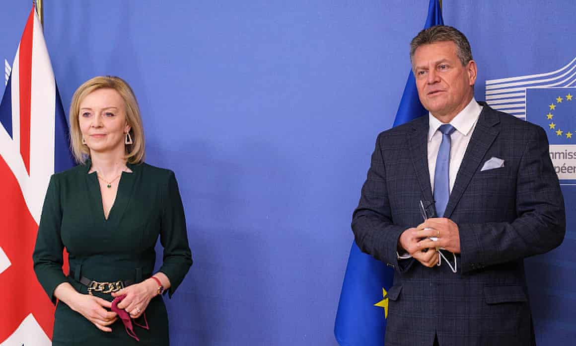The British foreign minister, Liz Truss, and the European Commission vice-president, Maroš Šefčovič, in February. 