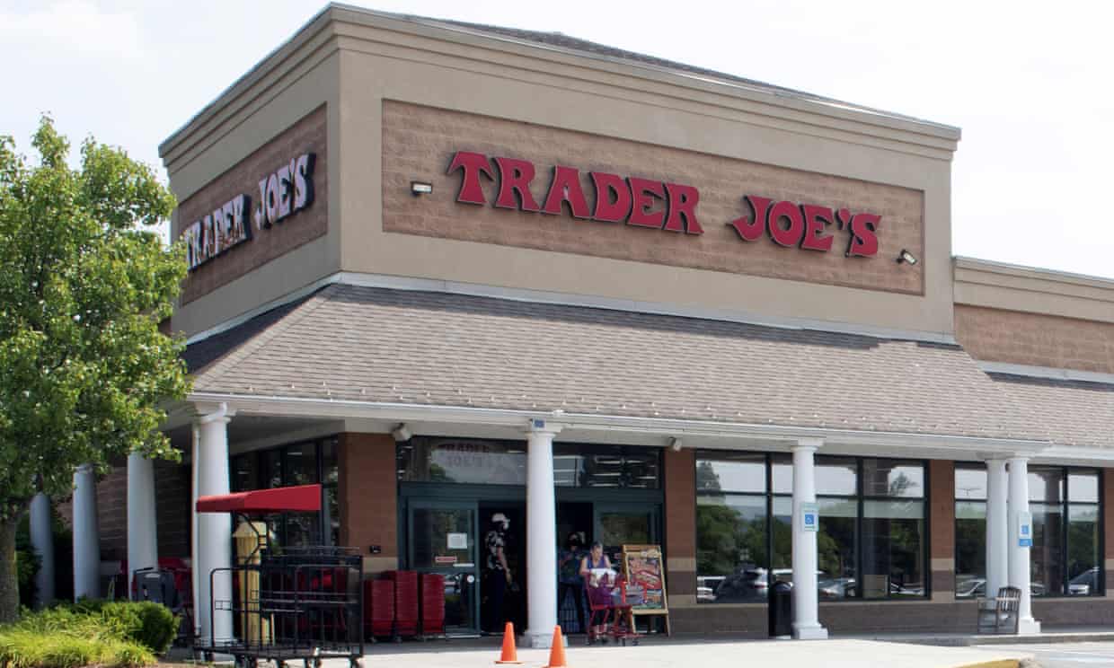 Trader Joe’s broke labor laws in effort to stop stores unionizing, workers say (theguardian.com)