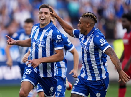 Lucas Boyé (left) wheels away after scoring Alavés’ third goal against Osasuna