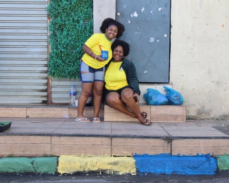 Aline de Souza Martins and her daughter, Ágatha.