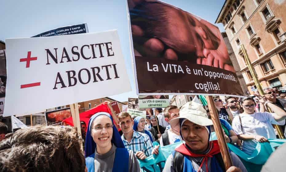 Nuns protest against abortion in Rome