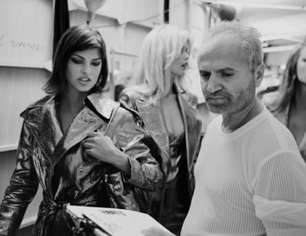 Places please: Linda Evangelista, Claudia Schiffer and Gianni Versace, 1994.