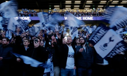 Spurs fans at the new Tottenham Hotspur Stadium
