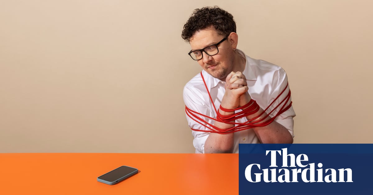 Two weeks, no smartphone: how I tried – and failed – to kick my screen addiction