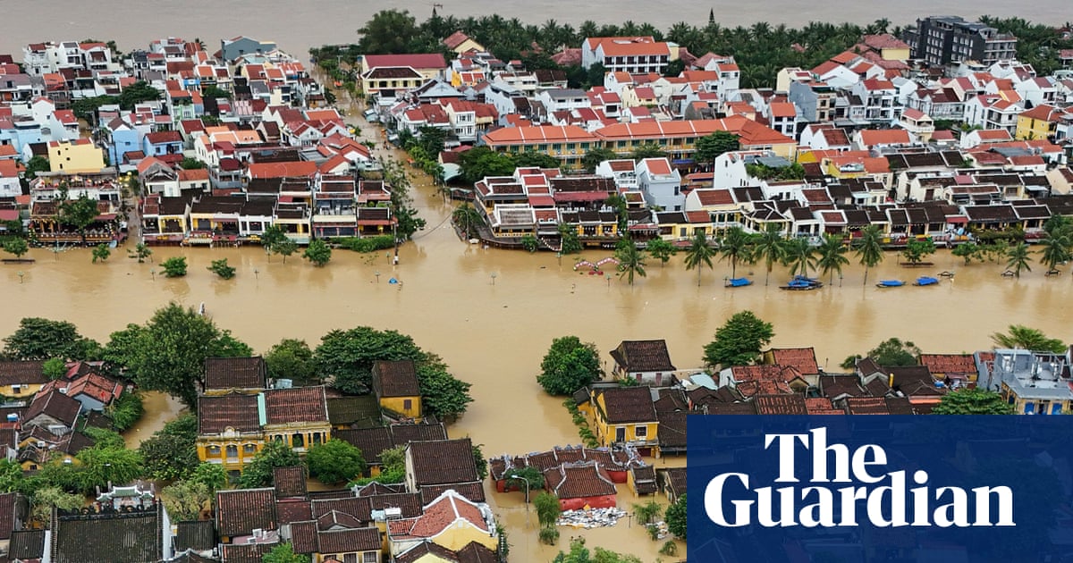 Повені у В’єтнамі: вулиці Хойану затонули, як канали Венеції – фото Повені у В’єтнамі: вулиці Хойану затонули, як канали Венеції – фото