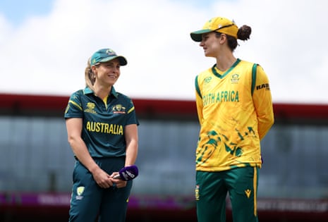 Sophie Molineux of Australia and Laura Wolvaardt of South Africa take part in the coin toss.