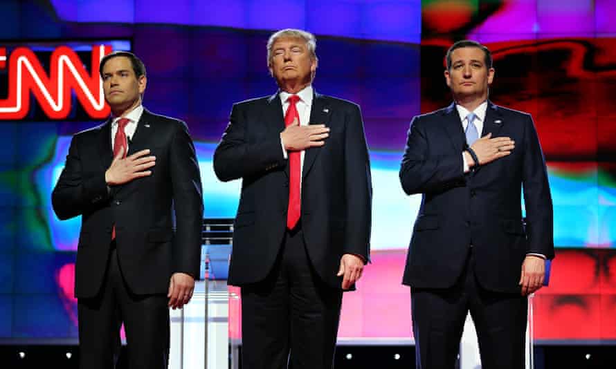 Marco Rubio e Ted Cruz accompagnano Donald Trump prima di un dibattito a Miami nel marzo 2016.