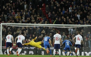 Insigne equalises from the penalty spot to make it 1-1.