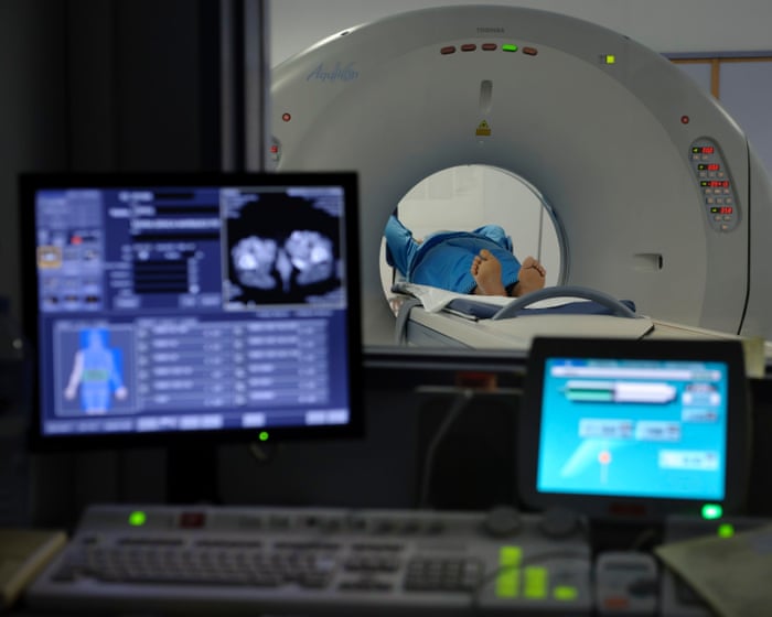 NHS test delays putting hundreds of thousands at risk, say doctors