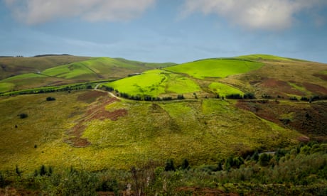 Ancient Welsh mountain byway threatened by resurfacing plans