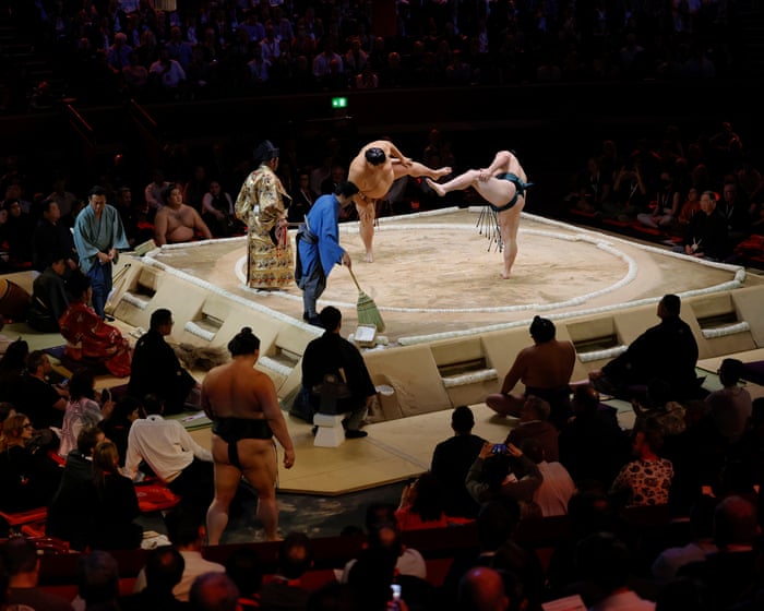 Sumo stars balance power, intricacy and spectacle at London showcase