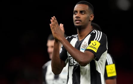 Alexander Isak playing for Newcastle.