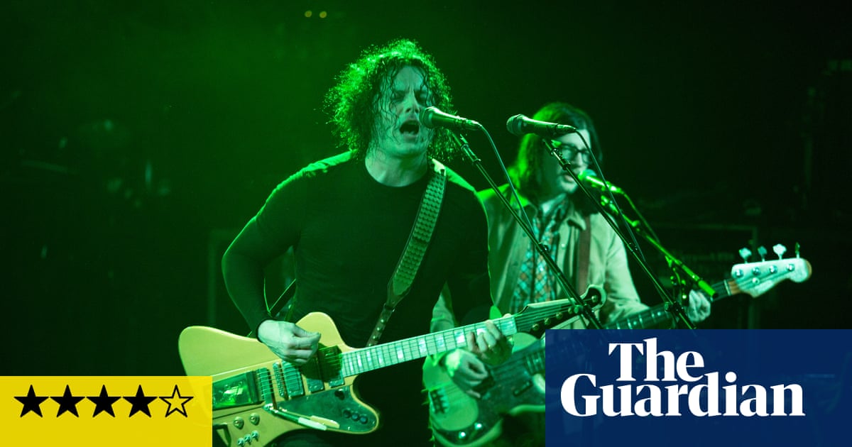 The Raconteurs live