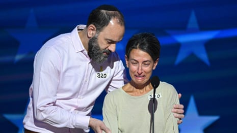 Parents of US citizen kidnapped by Hamas give emotional speech at the DNC – video 