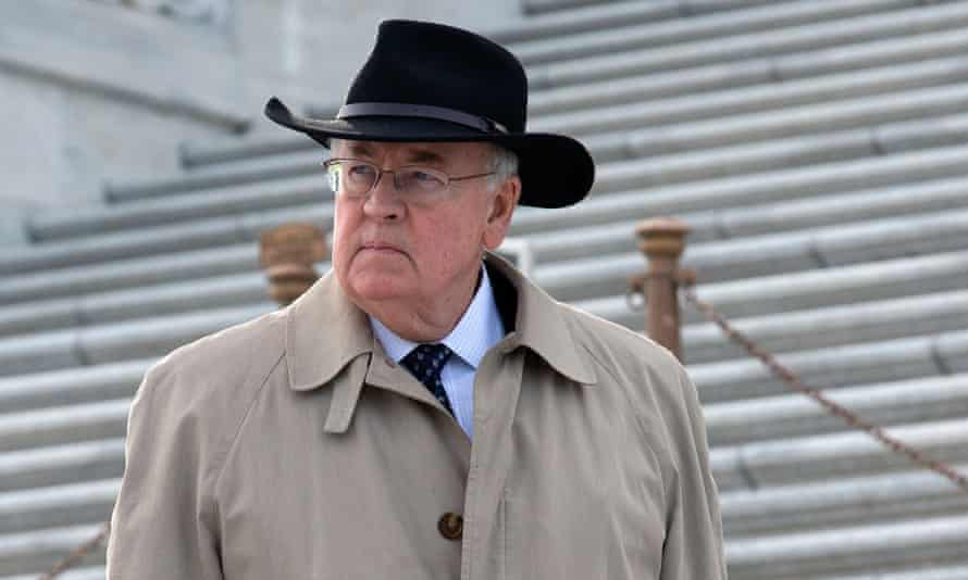 Ken Starr was a ‘fixer’ who ‘used his political connections in the White House to get the Justice Department to review Epstein’s case’, according to Perversion of Justice.