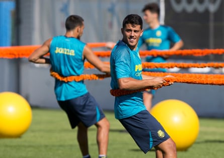 Villarreal’s new Spanish midfielder Pablo Fornals trains with his new club
