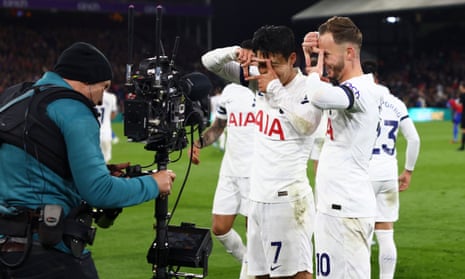 Tottenham Hotspur taste 2-1 away win over Crystal Palace