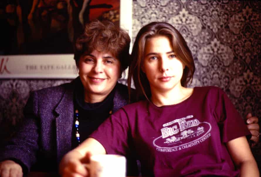 Lionel Shriver with her mother in Belfast, 1989.