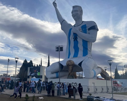 A monument to Lionel Messi in Patagonia makes more sense side on