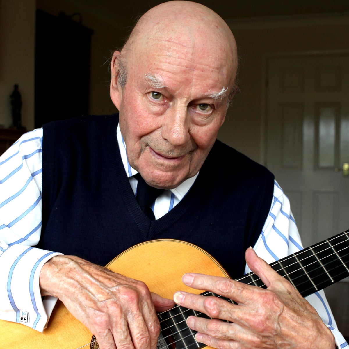 Julian Bream, British classical guitarist, dies aged 87 | Music ...