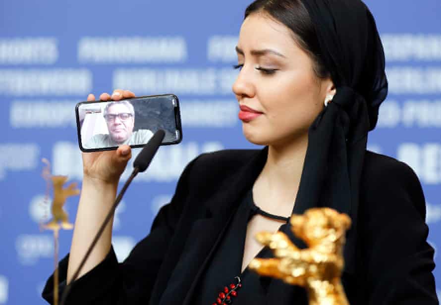 Actress Baran Rasoulof accepts the Golden Bear last Saturday on behalf of her father, Mohammad, who shared the moment by phone link.