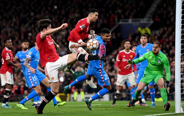Ronaldo and Maguire can't make the connection.