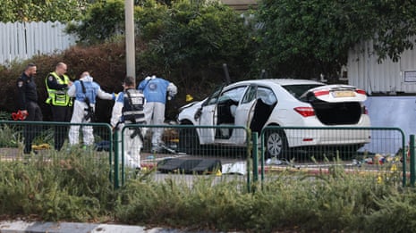 Israeli police respond to car-rammings near Tel Aviv – video