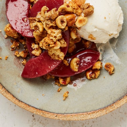 Quince cheesecake with amaretti and hazelnut crumble.