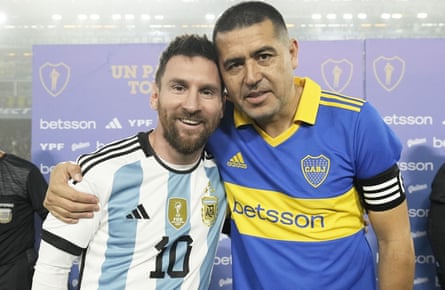 Lionel Messi dan Juan Roman Riquelme