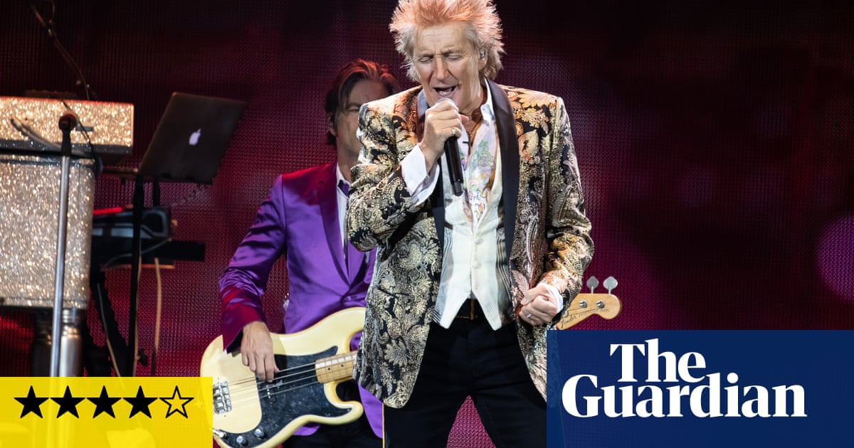 Rod Stewart review – raucous energy and magical singalongs