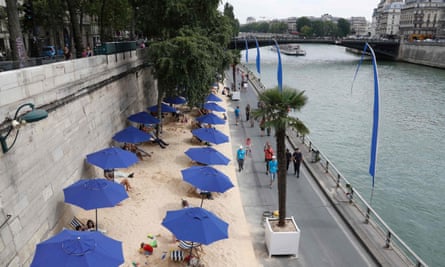 Paris Plage (Paris Beach) on the bank of the Seine