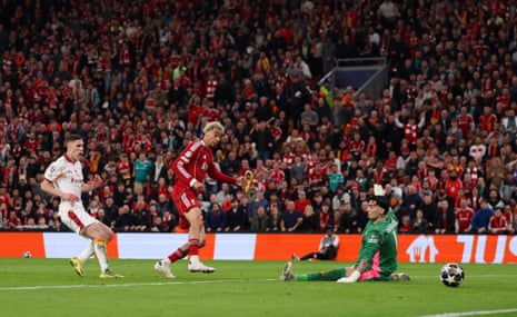 Hugo Ekitike of Liverpool scores