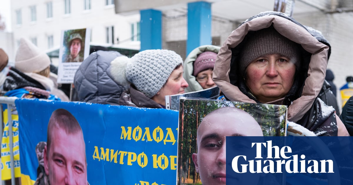 Ukraine war briefing: Kyiv and Moscow hold major prisoner exchange