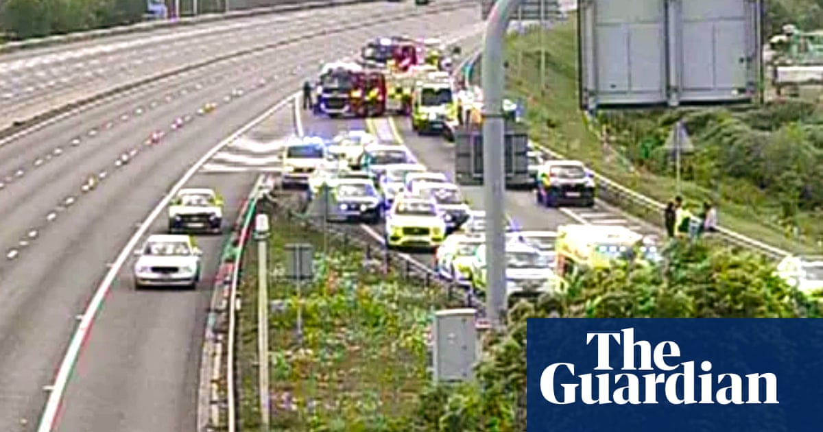 Child dies after minibus overturns on M4 slip road in Berkshire