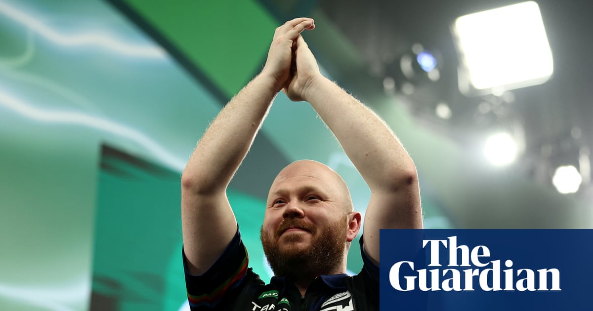 Justin Hood reels off record 11 consecutive doubles in World Darts Championship romp