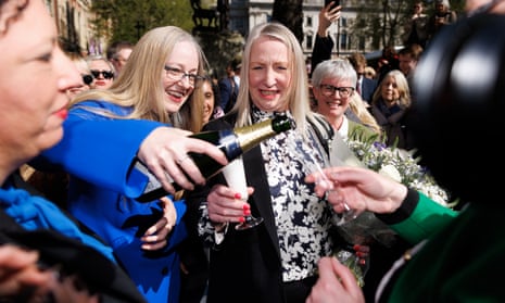 UK supreme court ruling on legal definition of woman 'brings clarity and confidence', says government – as it happened | UK supreme court | The Guardian