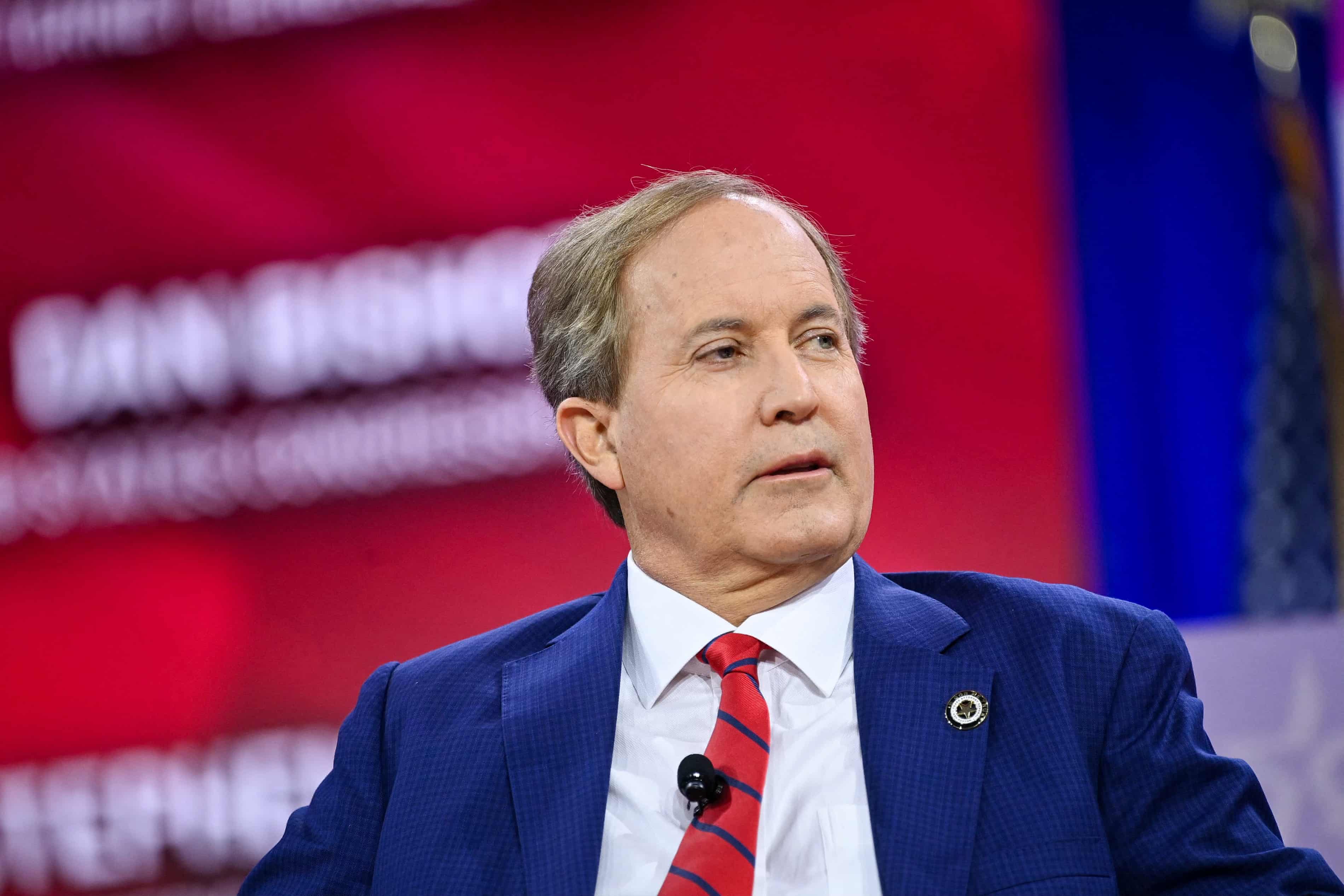 Texas sues New York doctor accused of mailing abortion pills across state lines (theguardian.com)