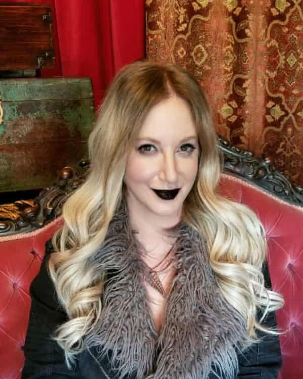 Leigh Bardugo Grisha Books In Order Shadow And Bone Author Leigh