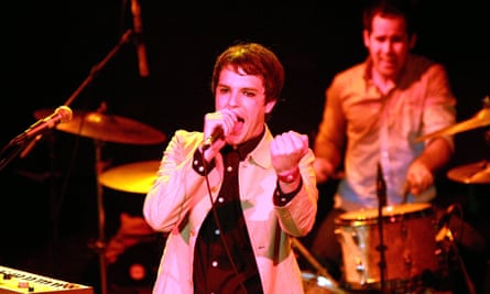 Brandon Flowers fronts the Killers in New York in 2004