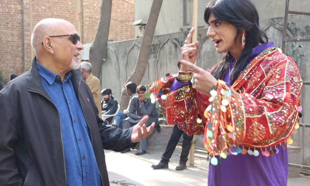 Mahmood Jamal on the set of Rahm, 2017, a Pakistani adaptation of Shakespeare’s Measure for Measure directed by his brother Ahmed Jamal, with Faris Khalid playing Gulzar