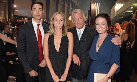 Weller with his wife, Hannah Andrews, and children Natt and Dylan, 2018.
