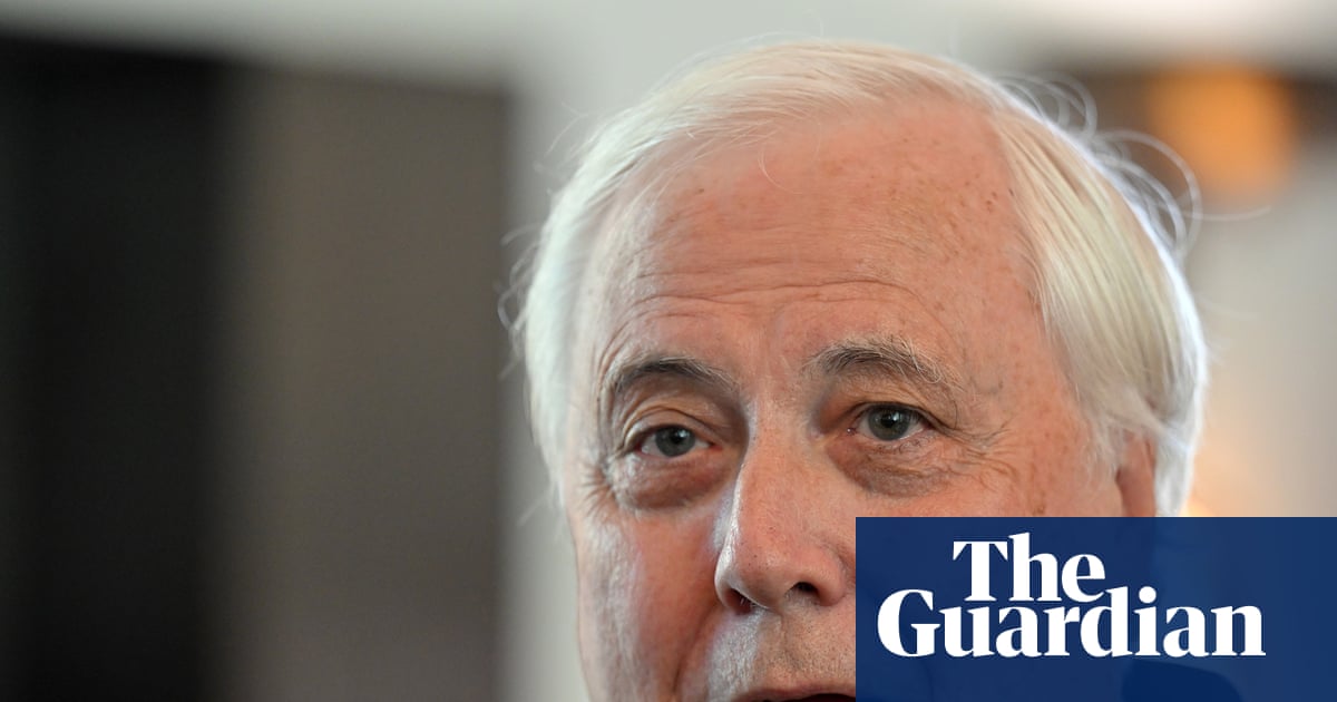 Clive Palmer suggests Steven Bannon hoped to ‘increase influence’ by claiming credit for 2019 election ads