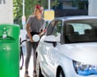 ABD'nin İran'a saldırmasıyla İngiltere'de petrol fiyatlarının bu yılın en yüksek seviyesine çıkması bekleniyor - iş canlı
