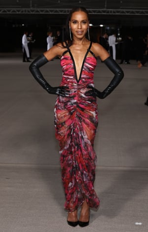 Kerry Washington in a printed dress from Prabal Gurung and black leather elbow length gloves