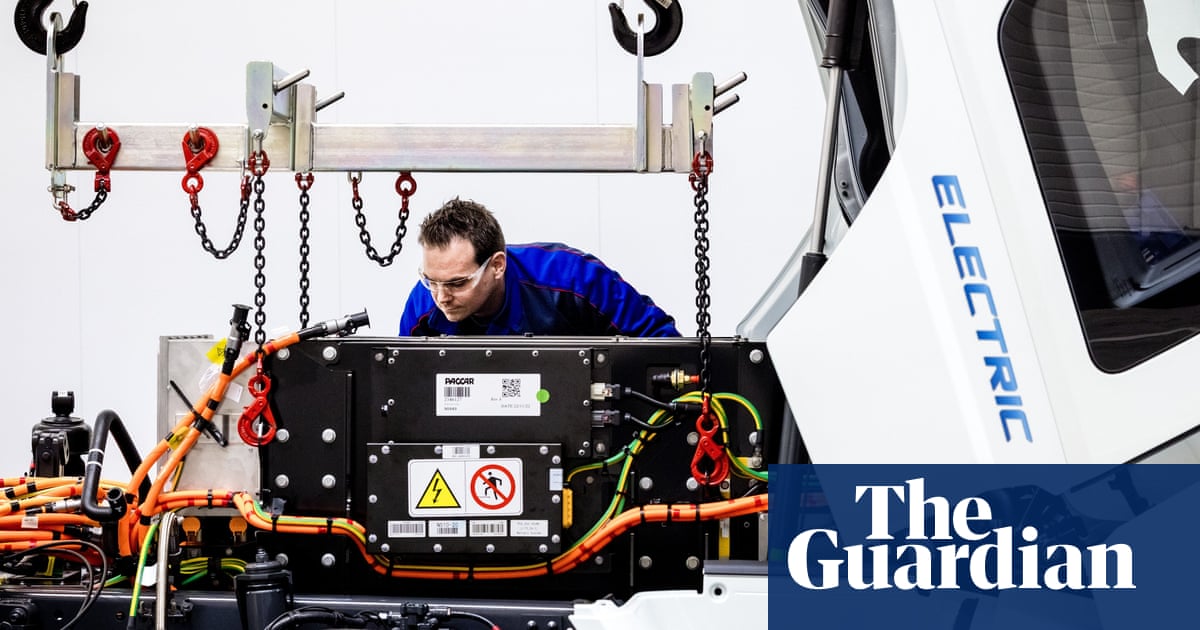 DAF truck maker accused of stringing out' hauliers' legal case for compensation