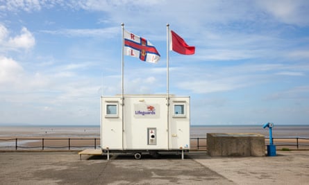 An RNLI hut on the coast path