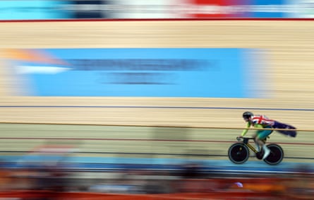 Matthew Glaetzer celebrates his men’s 1km time trial gold despite racing with sprint handlebars.