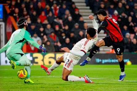 Evanilson opens the scoring for Bournemouth.