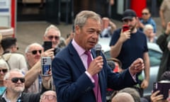 Nigel Farage speaks to supporters