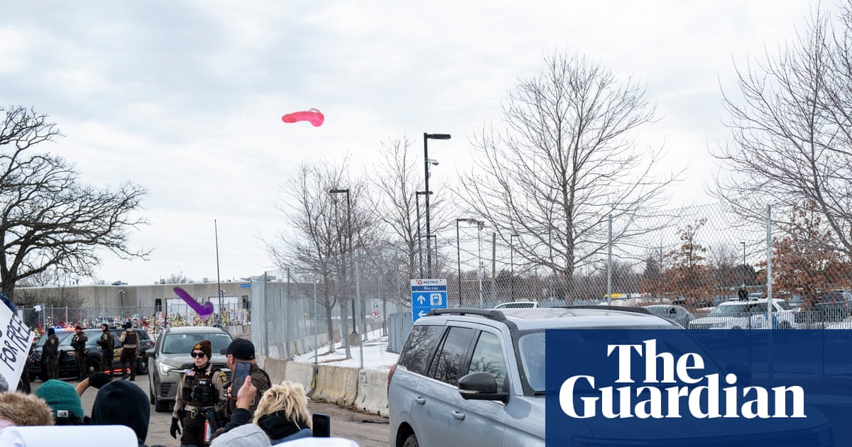 Minneapolis police bravely confront the terrifying threat of candles, cardboard signs, and a guy holding a pizza box.
